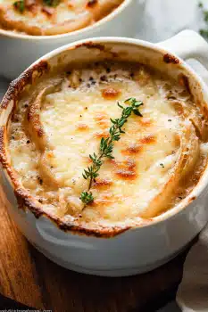 Best Clam Chowder: Creamy, Bacon, and Easy Recipe