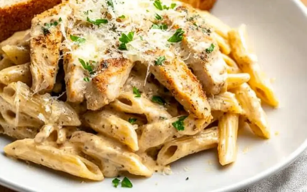 creamy garlic parmesan chicken pasta